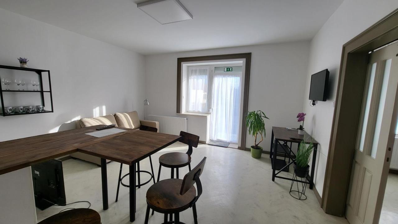Relax Apartments Sarvar A1 Exterior foto