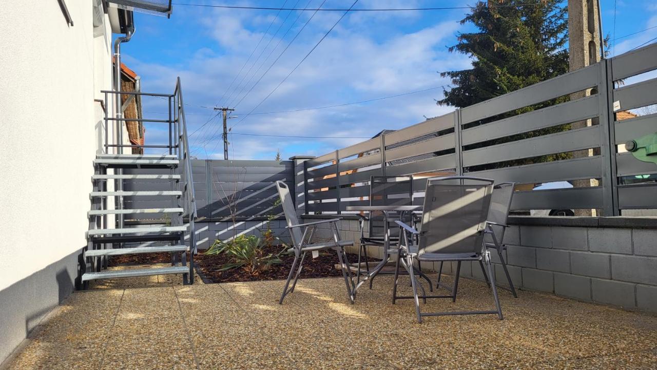 Relax Apartments Sarvar A1 Exterior foto